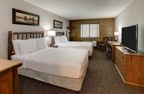 Johnston Hotel | Deluxe 2 Double in Stoney Creek Johnston, Heated Indoor/Outdoor Pool | 4 Units