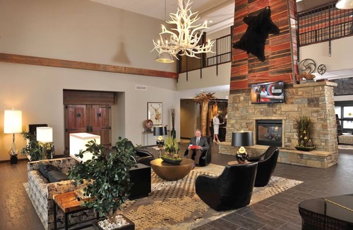 Independence Hotel | Deluxe 2 Queen, Complimentary hot breakfast, Stoney Creek Kansas City