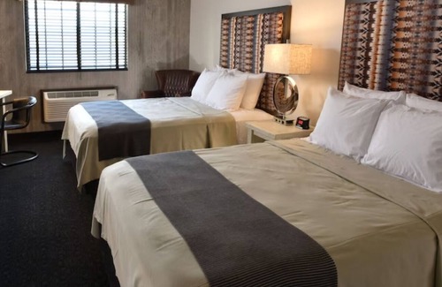 Broken Arrow Hotel | Deluxe 2 Queen, Stoney Creek Broken Arrow, On-site bar | 2 Units