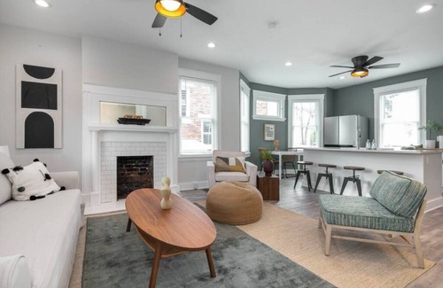 Mount Auburn House | Deluxe 4-Bedroom w Huge Deck 3-Min to Downtown!