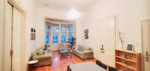 Terezvaros Apartment | Deluxe and Cozy in the center