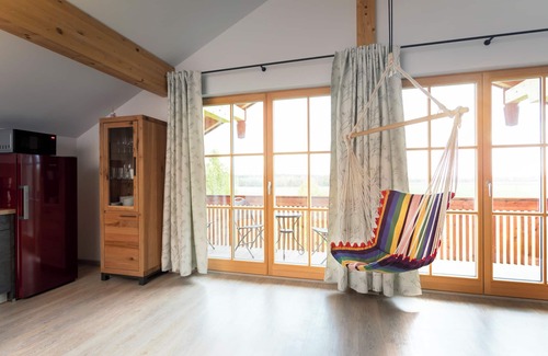 Otterfing Apartment | Deluxe apartment 90m² with balcony