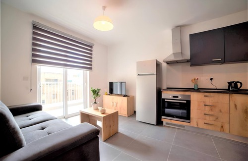 Gzira Apartment | Deluxe Apartment in Gzira N1