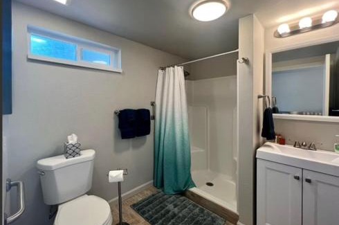 Fruitdale Apartment | Deluxe Cabin 5 - Rogue River Resort
