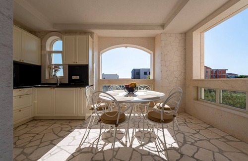 Novalja Apartment | Deluxe Château Dabo Suite 3 with pool