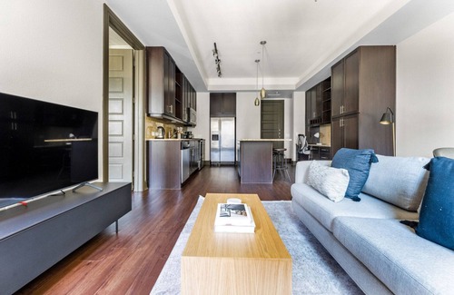 North Burnet Apartment | Deluxe Domain 1BR w/Gym, Pool & W/D, walk to Q2 Stadium, by Blueground