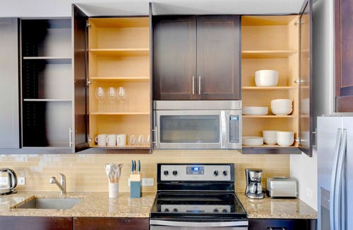 North Burnet Apartment | Deluxe Domain 1BR w/Gym, Pool & W/D, walk to Q2 Stadium, by Blueground