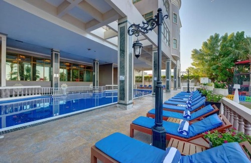Beach & Coast Apartment | Deluxe Double or twin room Near Al Khan Beach