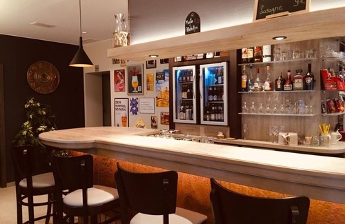 Buellingen House | Deluxe double room with balcony, shower/WC - Hotel Schröder