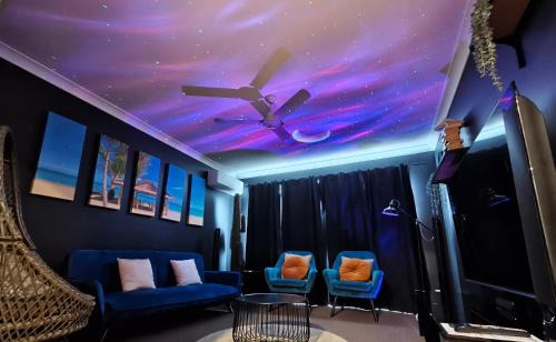 Burpengary East House | Deluxe Fully Air-conditioned 4BR House with Movie & Family Room