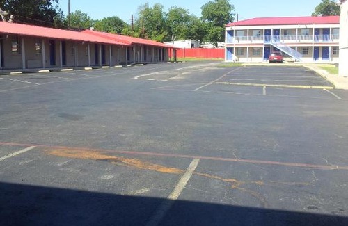 Hyde Park Hotel | Deluxe Inn Austin
