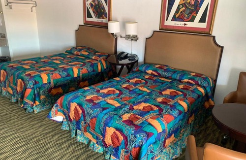 Hyde Park Hotel | Deluxe Inn Austin