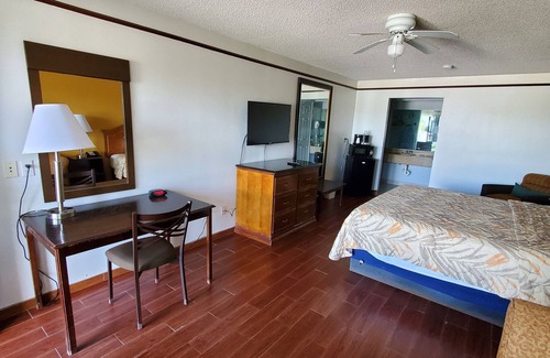 Raymondville Hotel | Deluxe Inn & Suites