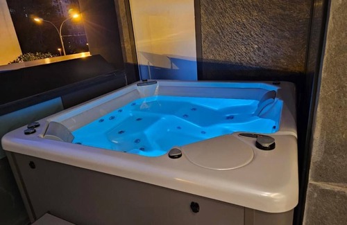 Budva Apartment | Deluxe King Room Few Steps from the Beach in Budva