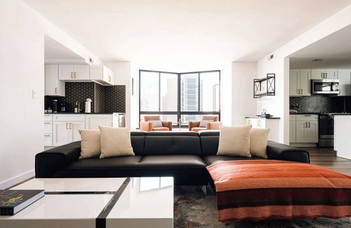 LoDo Condo | Deluxe Larimer Square Retreat | Walk Everywhere!