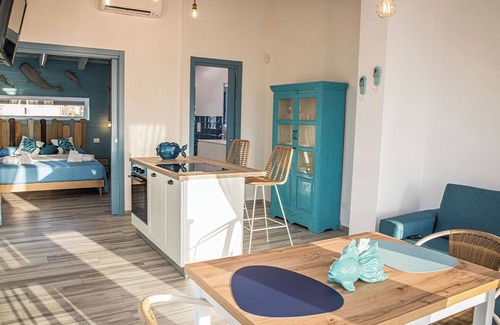 Calimera Bed & Breakfast | Deluxe Mistral Apartment - Sea View