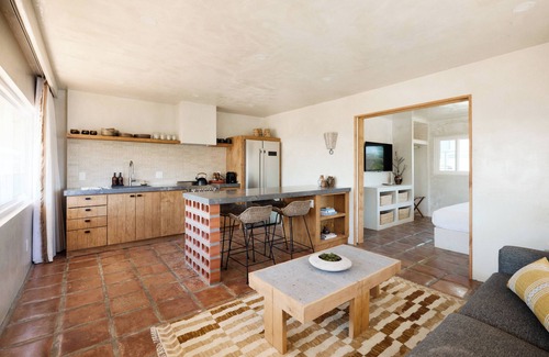 Imperial Beach Apartment | Deluxe One Bedroom King Suite Oceanview