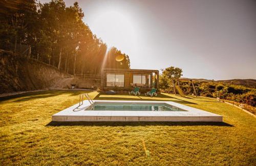 Celorico de Basto Villa | Deluxe Private Pool Bungalow
