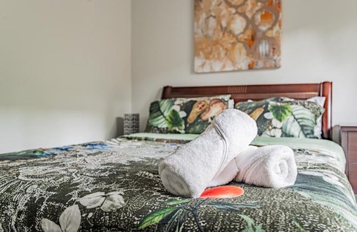 Church and Wellesley House | Deluxe Private Room close to Eaton Center