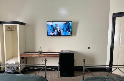 Bisbee House | Deluxe Room at The Block