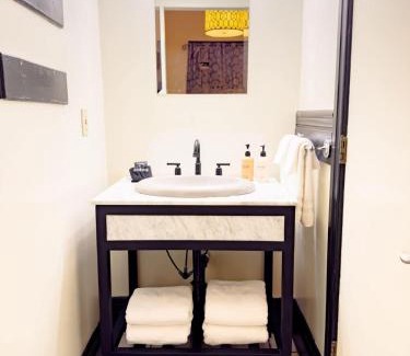 Bisbee House | Deluxe Room at The Block