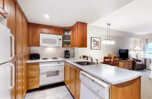 Whistler Village Apartment | Deluxe, ski holiday studio in the Village with fireplace & gym - walk to lifts