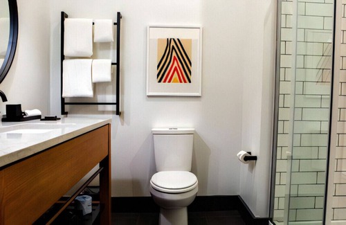 Lexington House | Deluxe & Stylish Room Your New Favorite Getaway