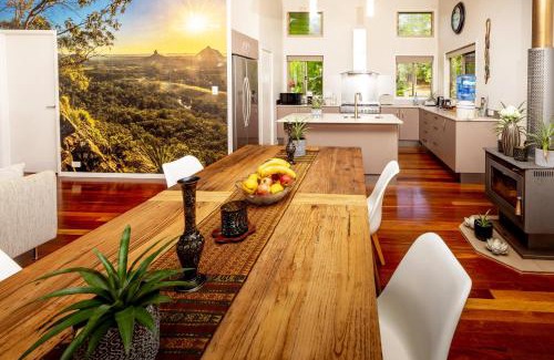 Doonan House | Deluxe Suite with Fireplace & Pond, Noosa Hinterland