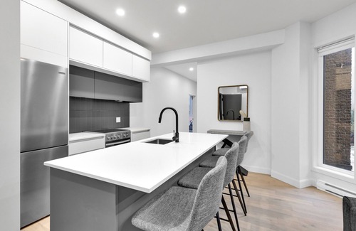 Southwest Apartment | Deluxe Suites Downtown Montreal