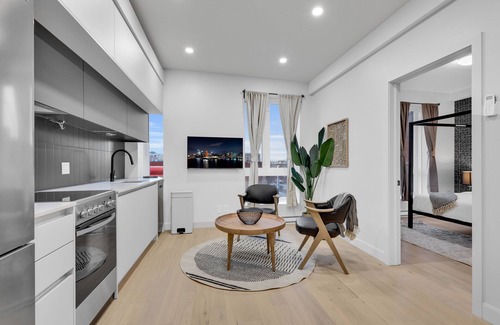 Southwest Apartment | Deluxe Suites Downtown Montreal