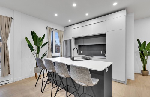 Southwest Apartment | Deluxe Suites Downtown Montreal