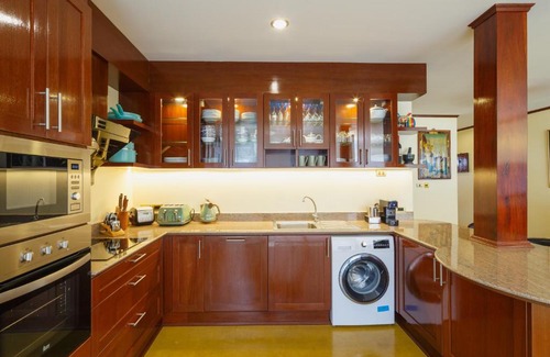 Old City House | Deluxe Town House in the Old City