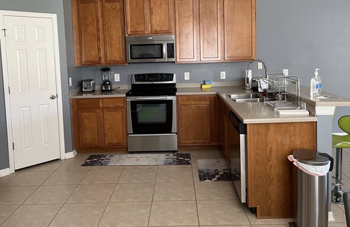 Riverview House | Deluxe Townhouse in a Cul de Sac