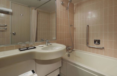 Takanawa Hotel | Deluxe Twin Room hotel with AC, fitness room, WiFi in brilliant Minato City