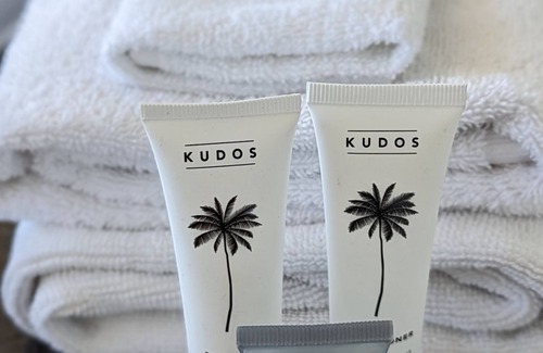 Surfers Paradise Hotel | Deluxe Twin Studio in Surfers Paradise - CoastHM