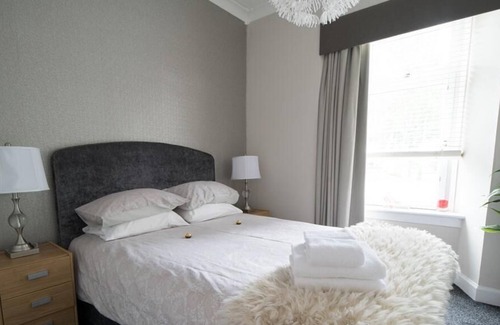 Falkirk Apartment | Deluxe Two Bedroom Apartment 104