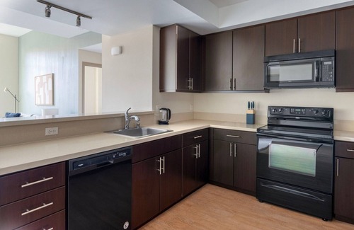 Contra Costa Centre Apartment | Deluxe Walnut Creek 2BR w/Gym & On-Site Dining, nr BART, by Blueground