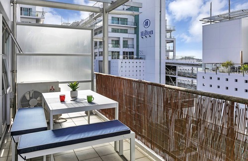 Auckland Central Business District Apartment | Deluxe Waterfront & City Apartment