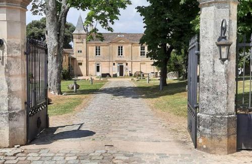 Puisseguin Hotel | Demeures & Château - Fleur de Roques - Puisseguin Saint Emilion