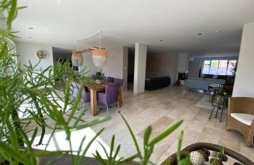 Maasmechelen House | Den 118, aan de Maas