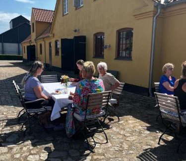 Stubbekobing Bed & Breakfast | Den Gule Lade på Skjørringe
