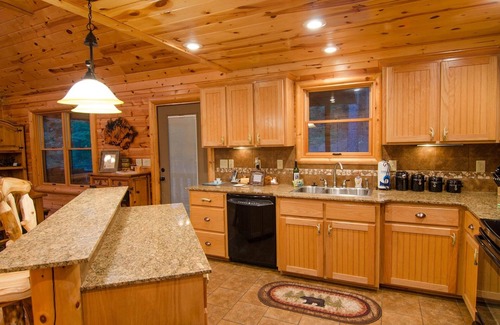 Broken Bow Cabin | Denali Private Cabin Includes Xbox, Hot Tub, and Stone Pizza Oven by Redawning