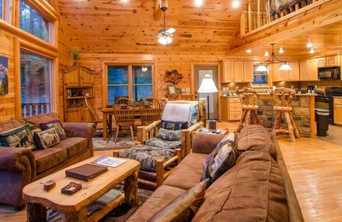 Broken Bow Cabin | Denali Private Cabin Includes Xbox, Hot Tub, and Stone Pizza Oven by Redawning