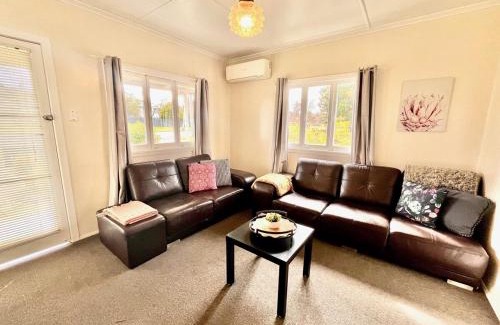 Stanthorpe House | Denham Cottage - Quart Pot Creek