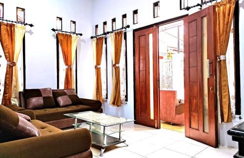 Sei Pinang House | Denisa homestay Kuningan 2