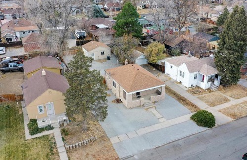 East Colfax House | Denver 2 King Beds Updated Cozy Upper Unit
