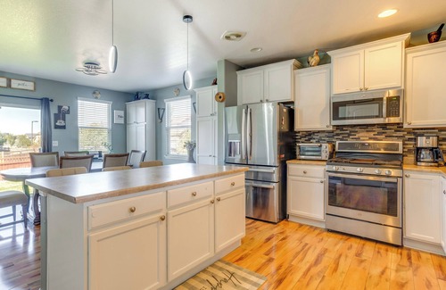 Dupont House | Denver Area Home: 4 Mi to DIA & I-70 Access!