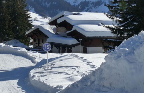 Notre-Dame-de-Bellecombe Apartment | Departure Skis on the feet, south facing terrace, breathtaking panorama !