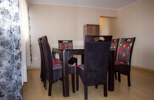 Surquillo Apartment | Departamento 100 m2 con luz natural Seguridad 24h