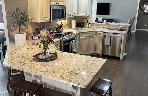 Buechel House | Derby/PGA East End 4 Bedroom Home with additional sleeping area